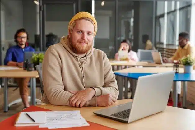 How To Find A Job As A Content Marketer: CV & Portfolio Tips 1 marketing expert job