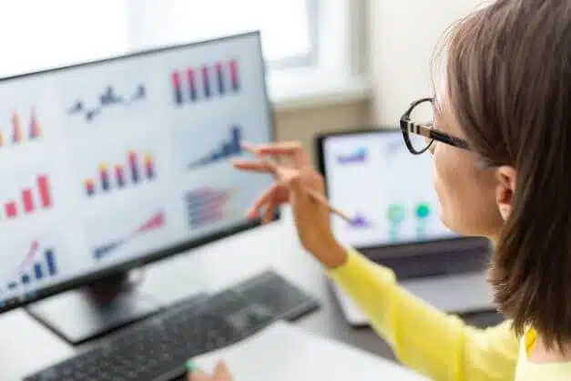 Using Data Analytics to Improve Digital Marketing Campaigns 1 Data Analytics for business